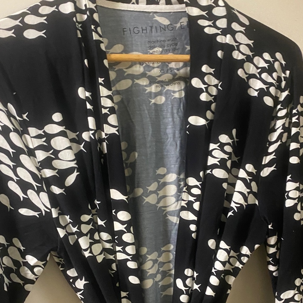 NWOT Fighting Eel Bathrobe xs/small. Fish print - Picture 3 of 6